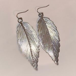 Aldo feather earrings